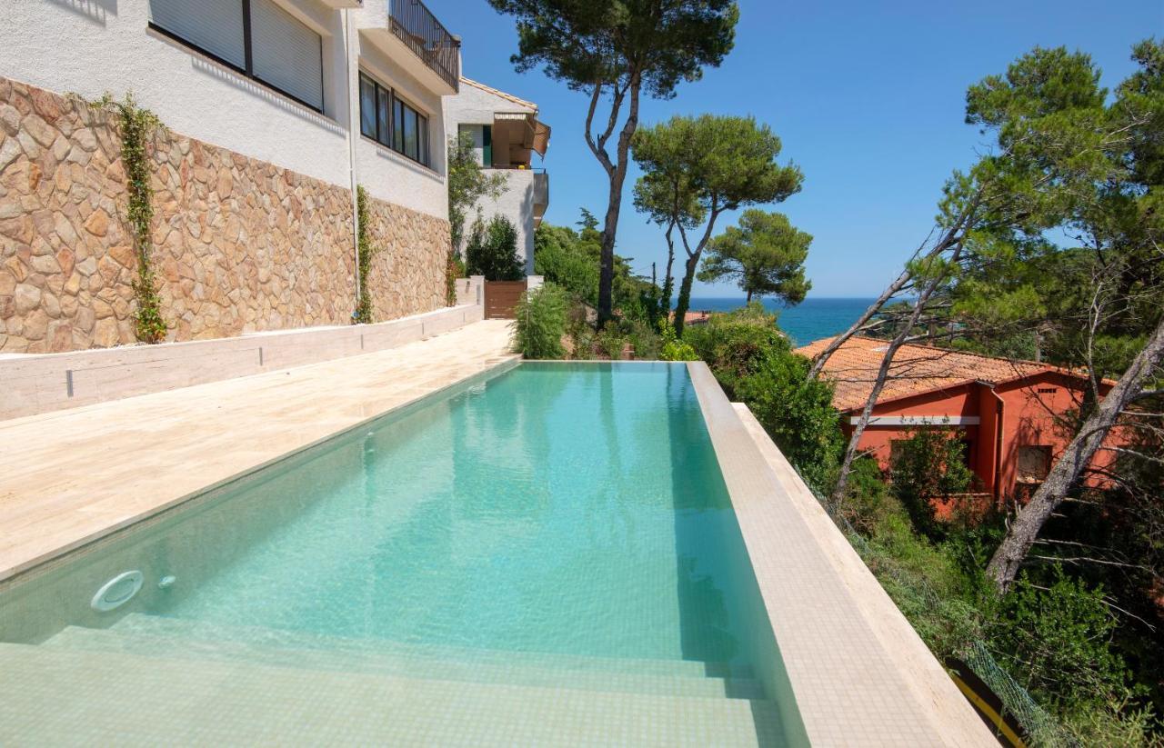 דירות בגור La Vie En Rouge Sa Riera Duplex, Private Parking מראה חיצוני תמונה