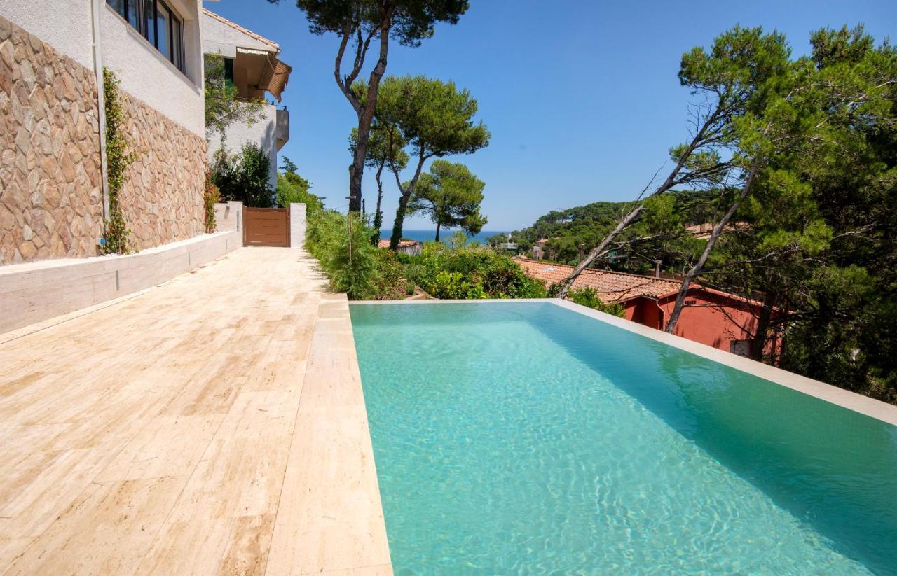 דירות בגור La Vie En Rouge Sa Riera Duplex, Private Parking מראה חיצוני תמונה